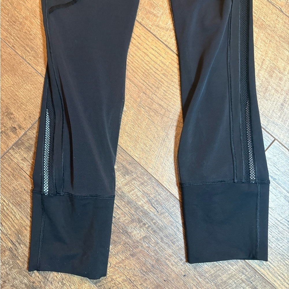 Lululemon Black Mesh Panel Leggings Size 6 - Picture 3 of 7